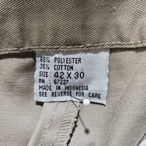 42x30 Men's Pleated Khaki Chinos